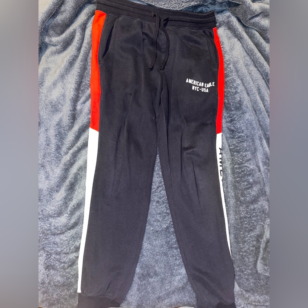 American Eagle Outfitters sweatpants. Size MEDIUM!!